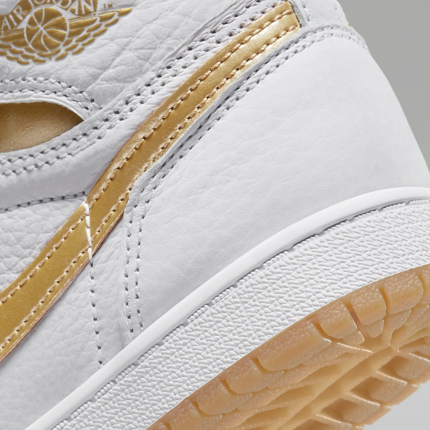 Air Jordan 1 Retro Mid OG "White and Gold"